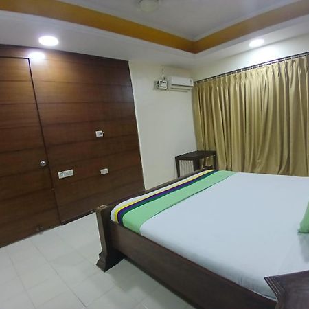 Blossom Rooms Hotel Vashishtha - Free Lunch Or Dinner- Free Breakfast Hyderabad Exterior foto