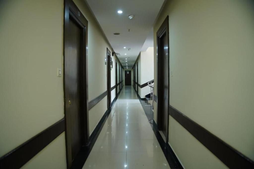 Blossom Rooms Hotel Vashishtha - Free Lunch Or Dinner- Free Breakfast Hyderabad Exterior foto