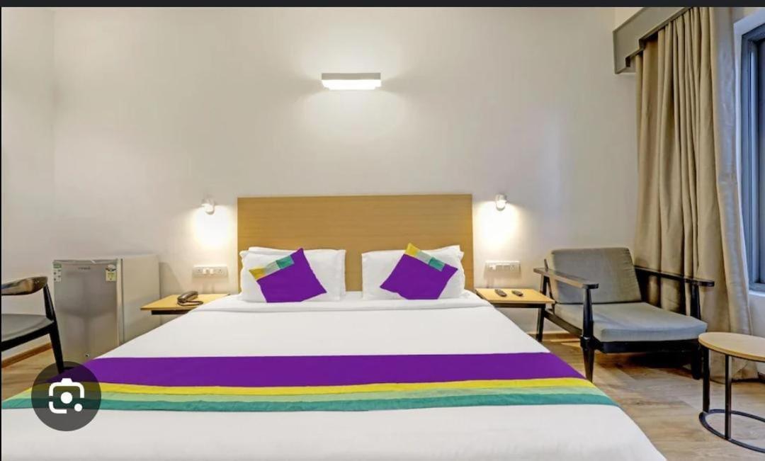 Blossom Rooms Hotel Vashishtha - Free Lunch Or Dinner- Free Breakfast Hyderabad Exterior foto