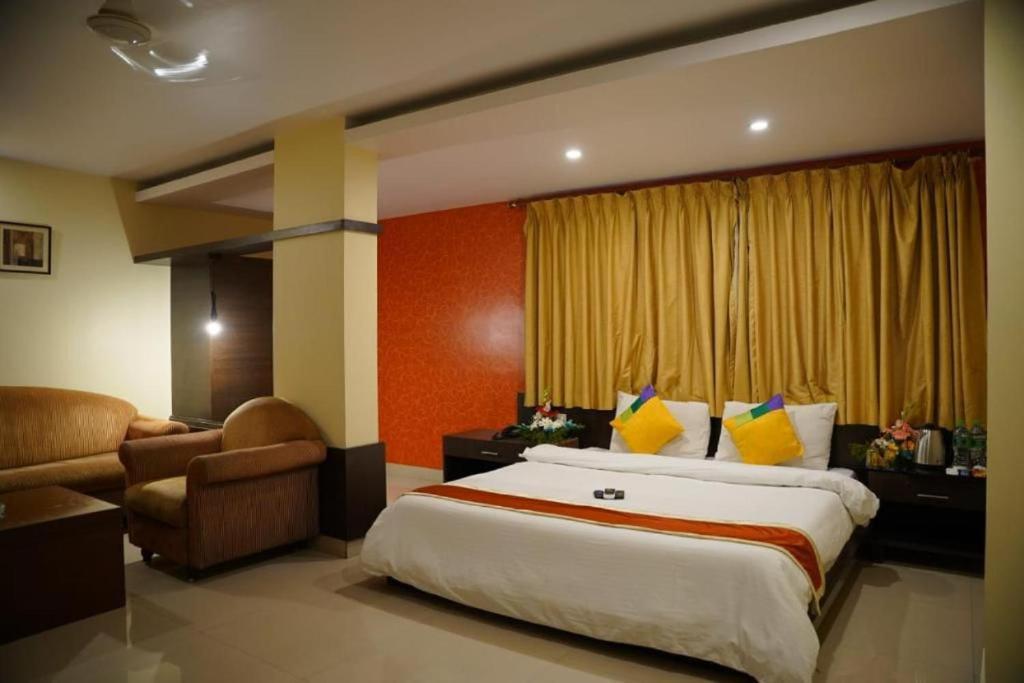 Blossom Rooms Hotel Vashishtha - Free Lunch Or Dinner- Free Breakfast Hyderabad Exterior foto