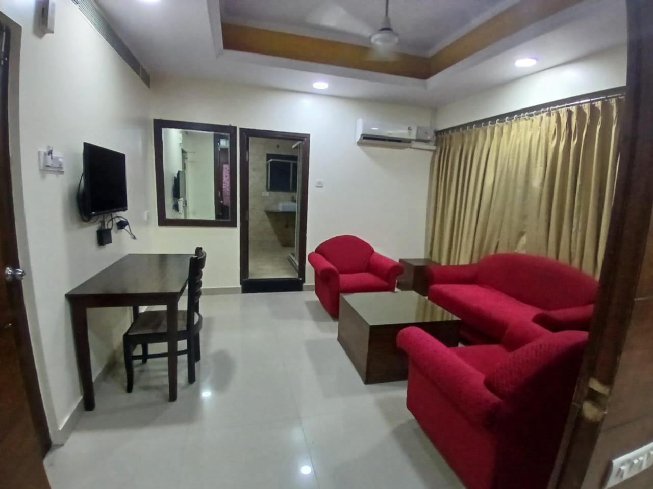 Blossom Rooms Hotel Vashishtha - Free Lunch Or Dinner- Free Breakfast Hyderabad Exterior foto