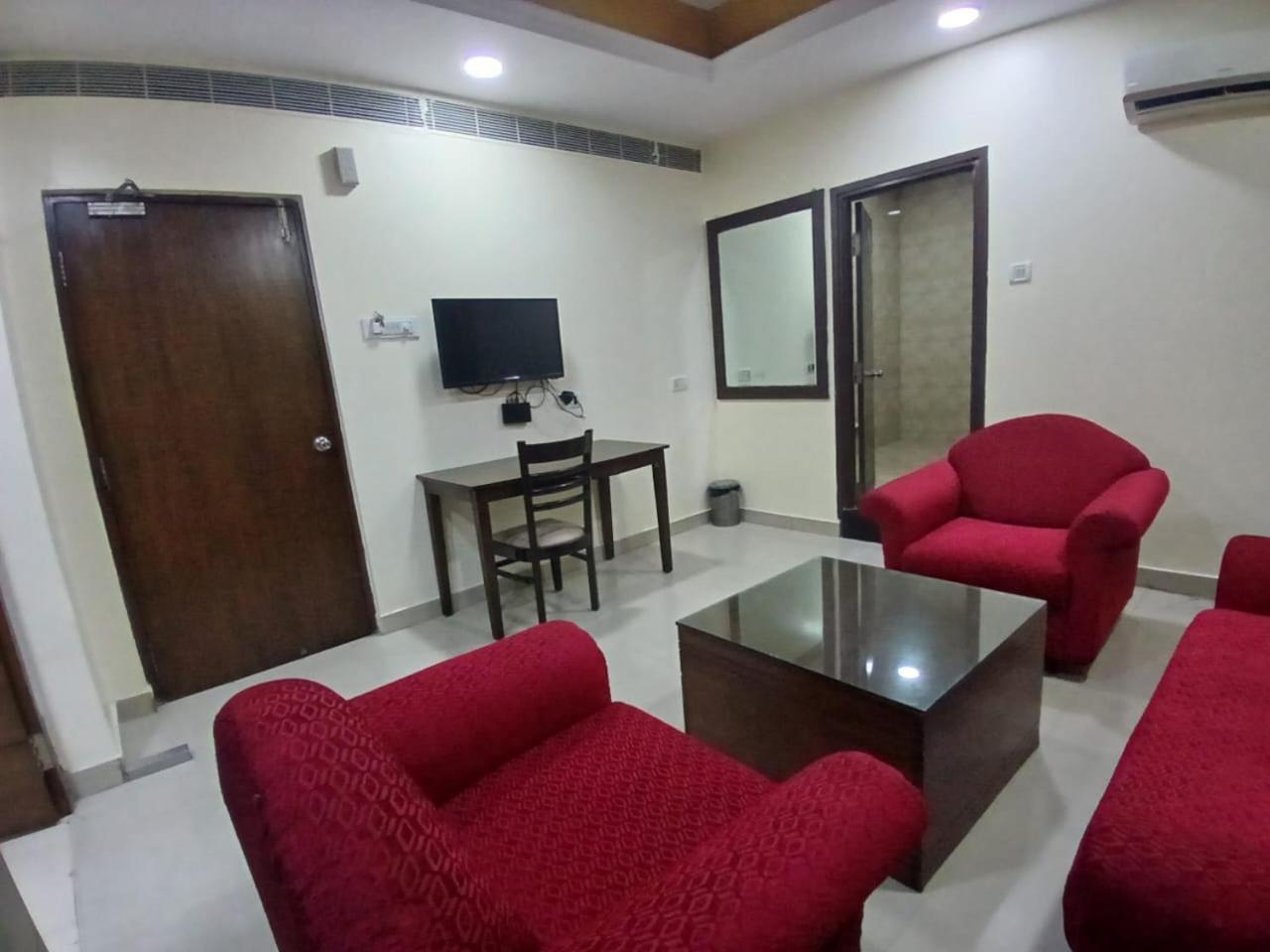 Blossom Rooms Hotel Vashishtha - Free Lunch Or Dinner- Free Breakfast Hyderabad Exterior foto